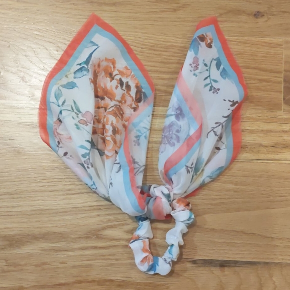 Anthropologie Accessories - Anthropologie scrunchie scarf
